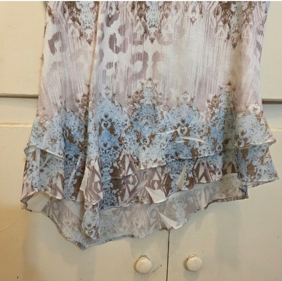 Madison & Berkeley Gray and Blue Graphic Fitted T-Shirt - Picture 5 of 5